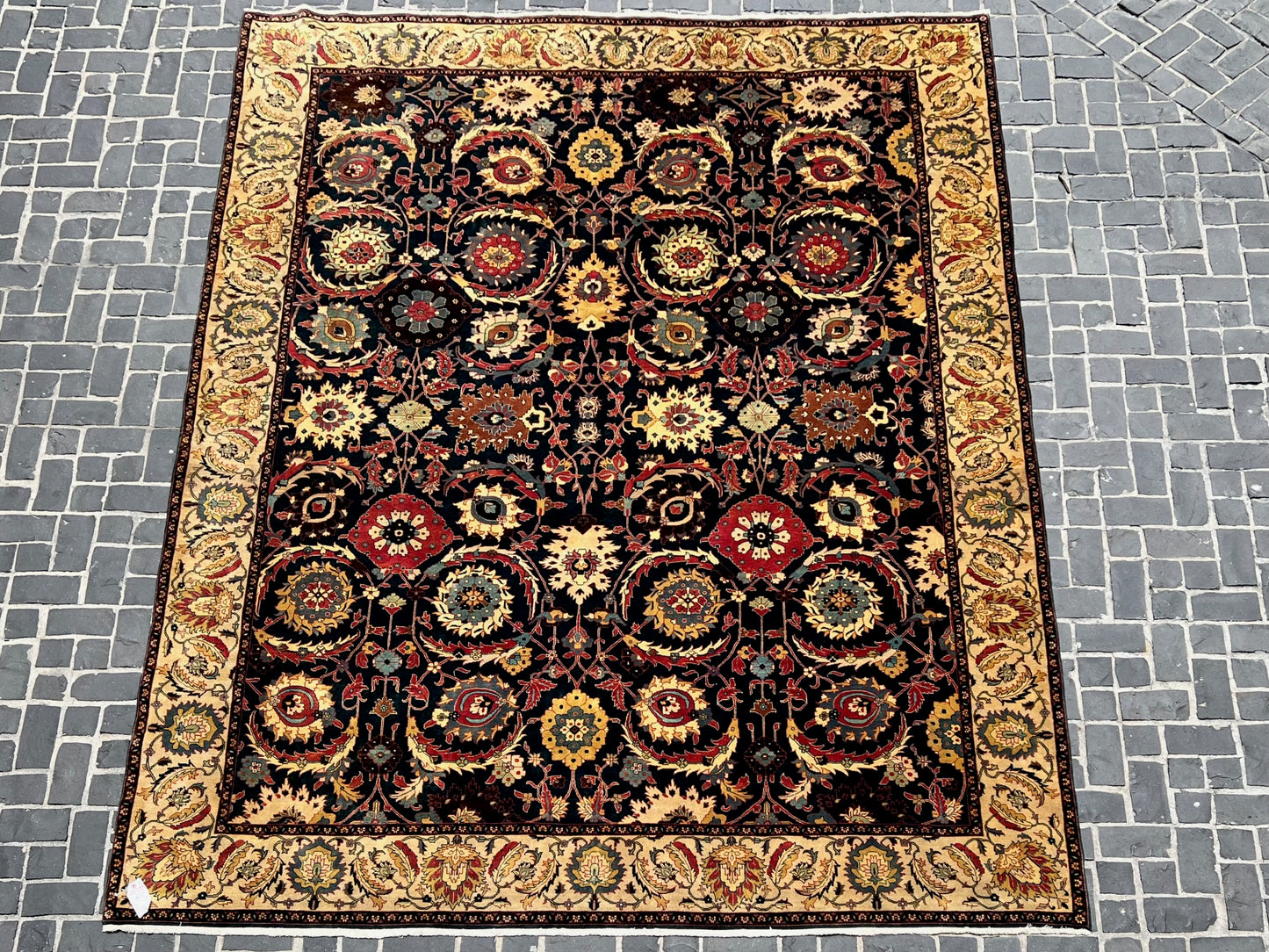 37472 India Sultana Rug