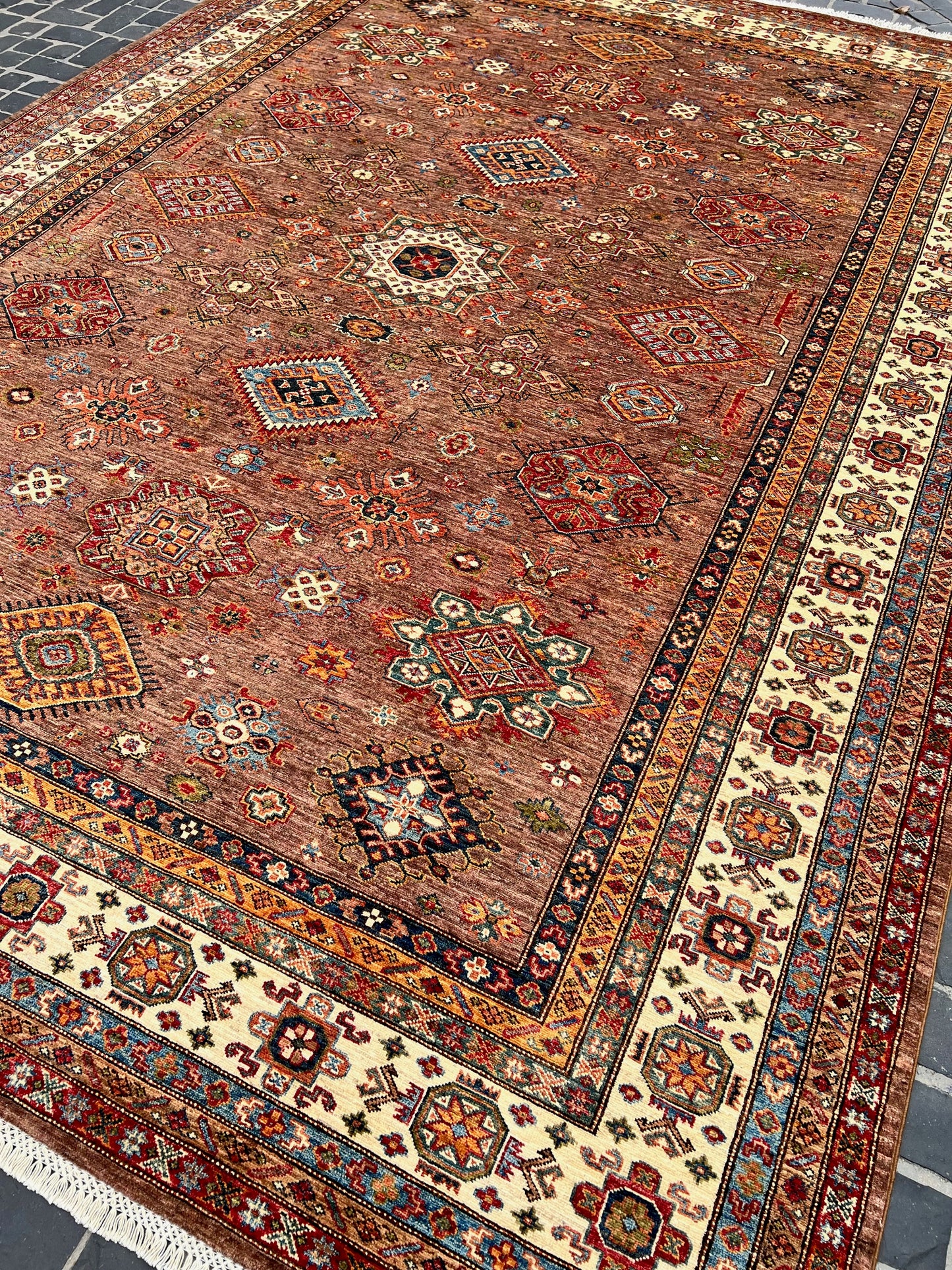 C17/65 Traditional Rug