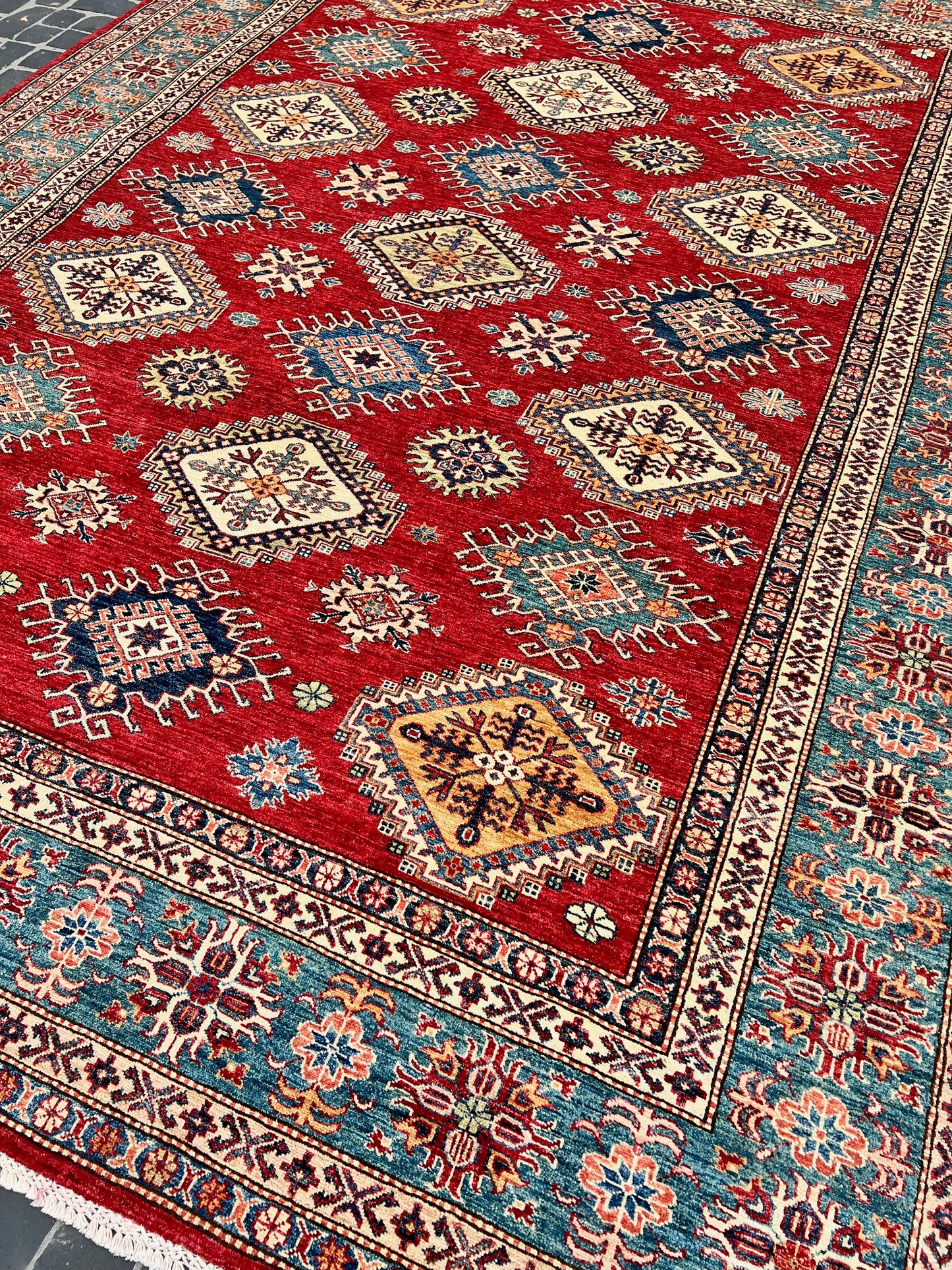 C14/56 Traditional Rug