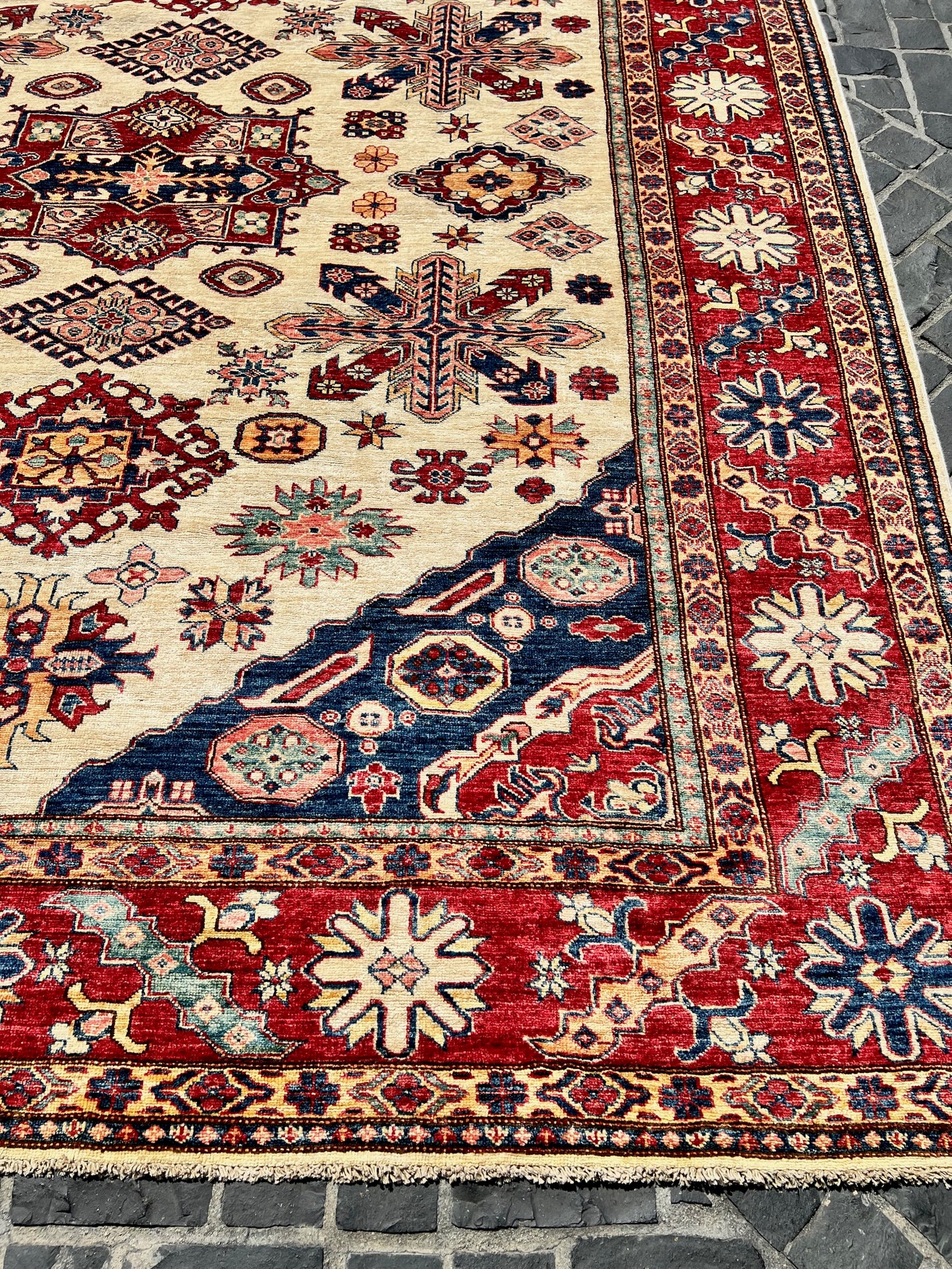 C16/40/23 Afgan Rug