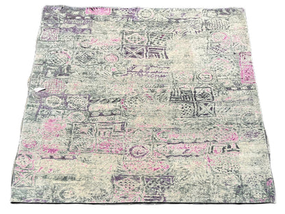 55693 Silk Rug