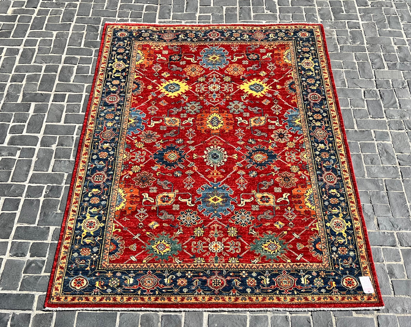 C104-413 Traditional Rug