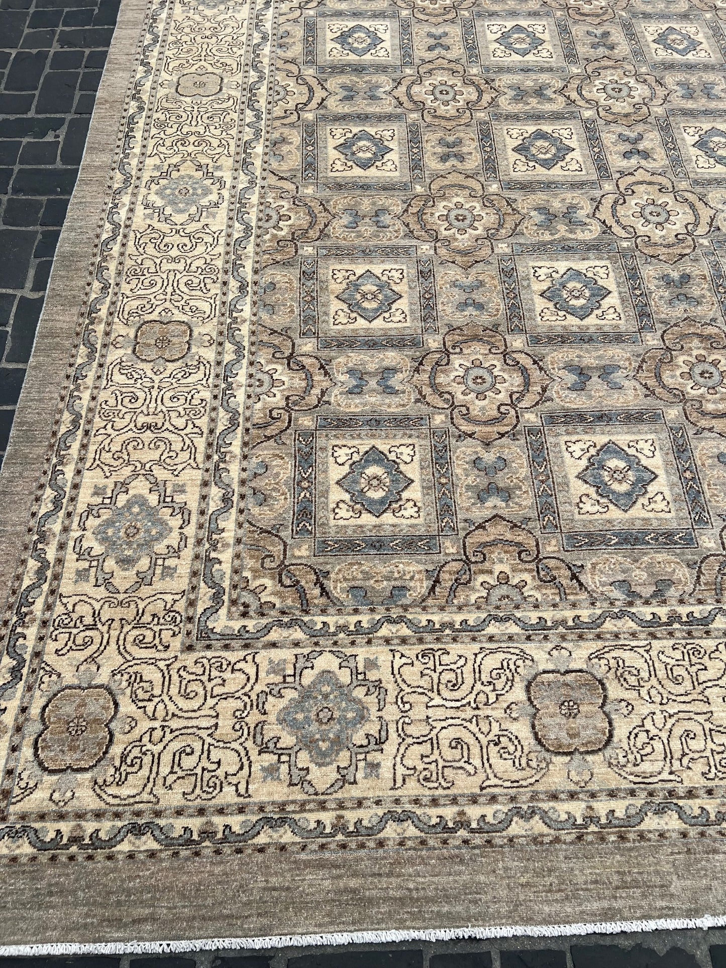 C5771745 Paki Rug