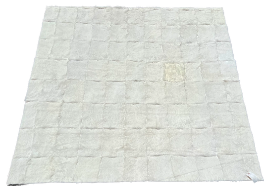 7523/3  Apaca rug 7' x 8'