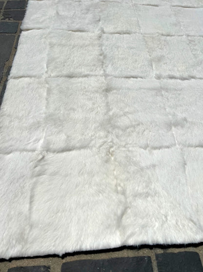 7523/3  Apaca rug 7' x 8'