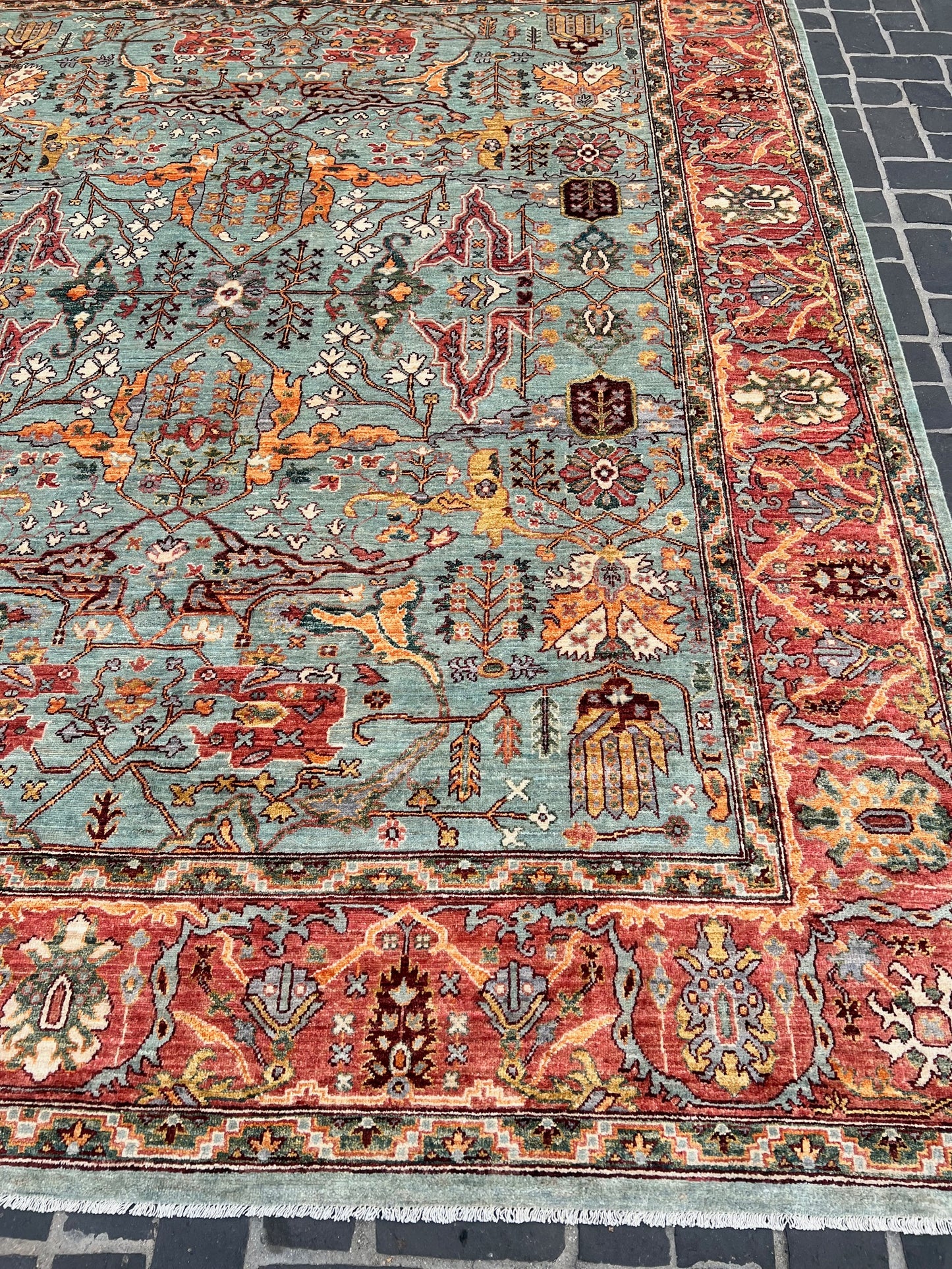 C51/476 Traditional Rug