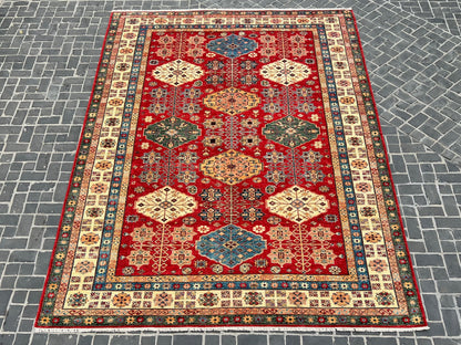 C16/61 Traditional Rug