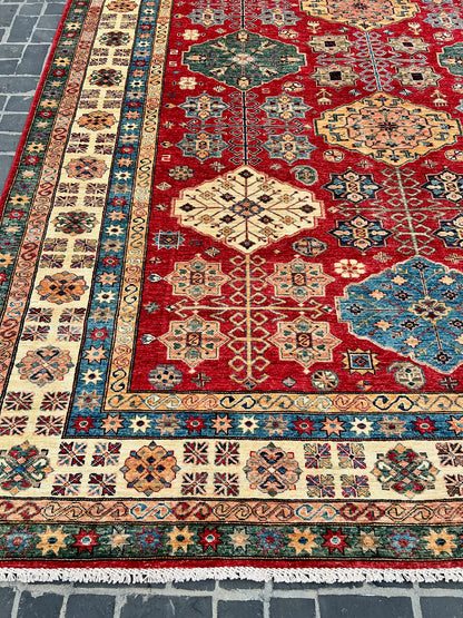 C16/61 Traditional Rug