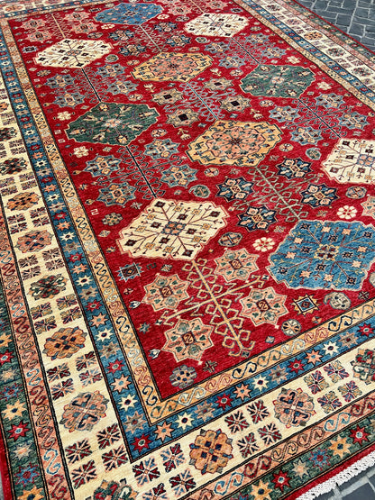 C16/61 Traditional Rug