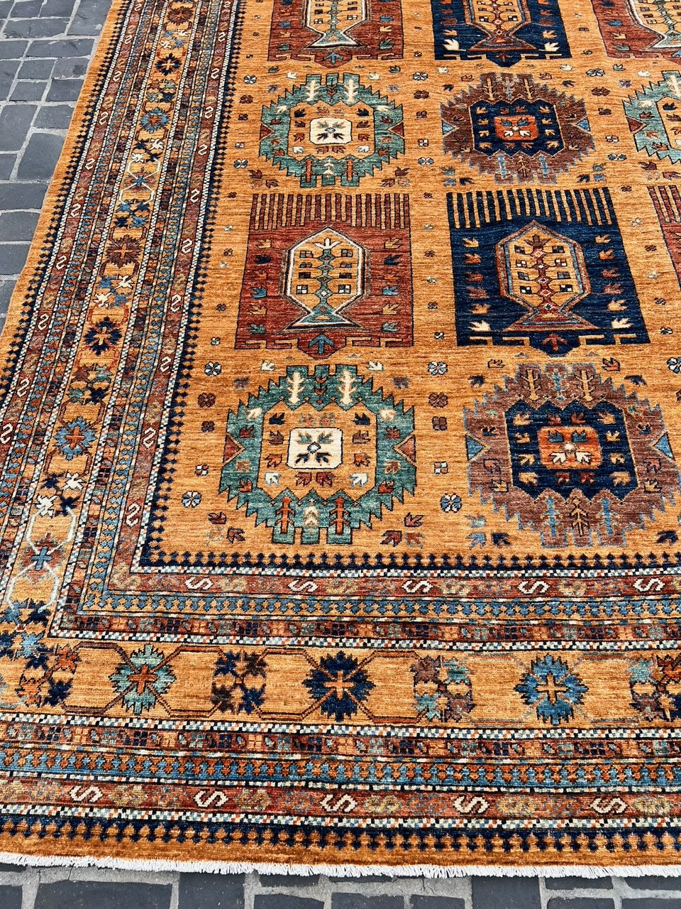 C49/471 Traditional Rug