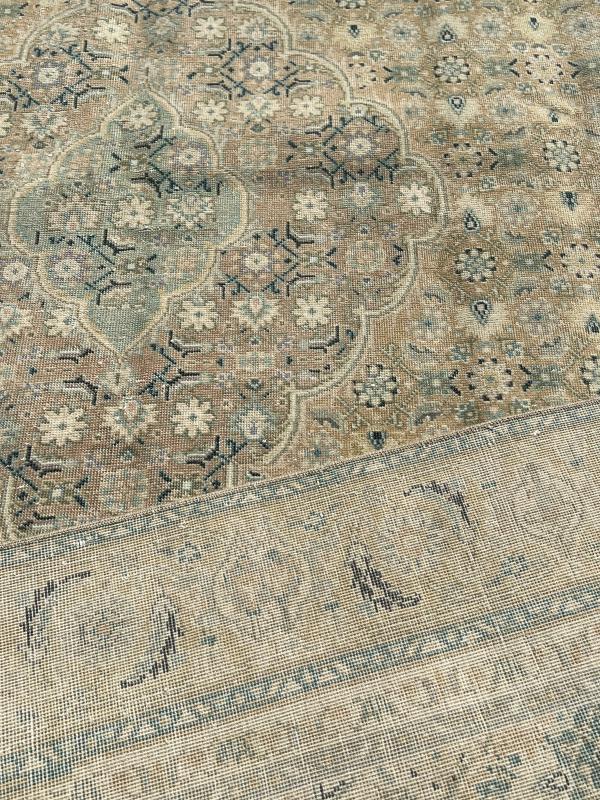 64107 Antique Tabriz