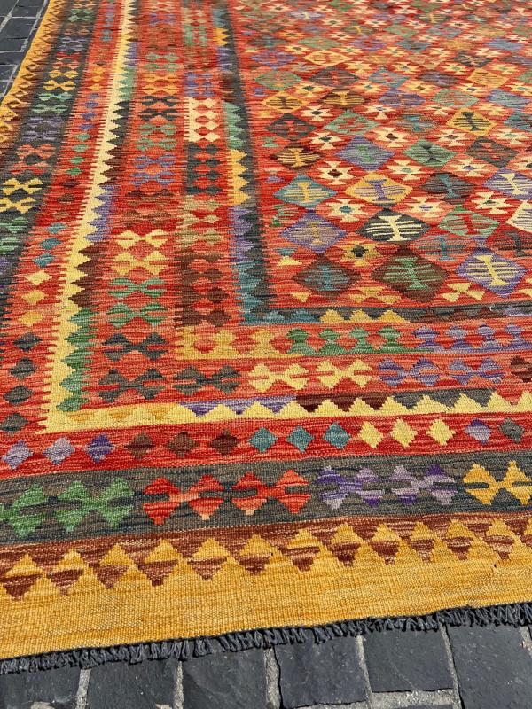 P62577 Tribal Kilim 9'7" x 14'8"